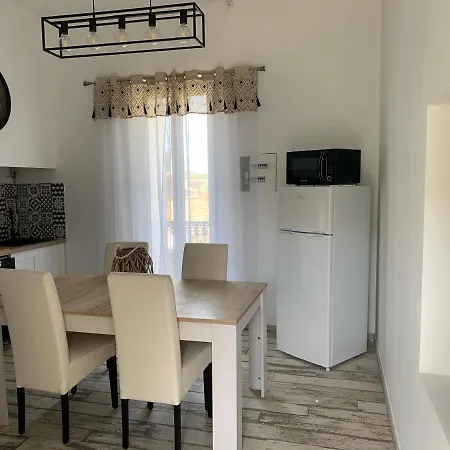 Les Dahlias 4 Personnes Jacuzzi Barbecue Jardin Arbore Climatise アパート