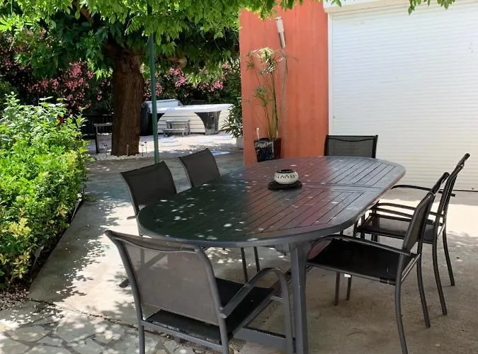 Les Dahlias 4 Personnes Jacuzzi Barbecue Jardin Arbore Climatise *