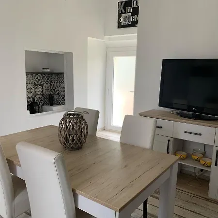 Les Dahlias 4 Personnes Jacuzzi Barbecue Jardin Arbore Climatise Agde