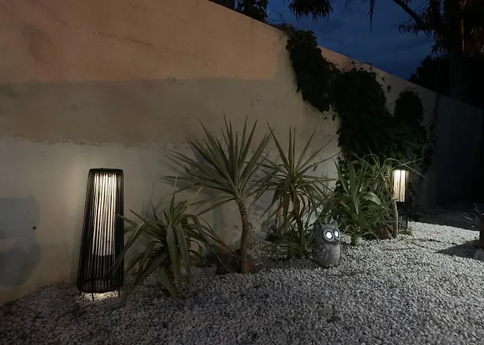 Les Dahlias 4 Personnes Jacuzzi Barbecue Jardin Arbore Climatise