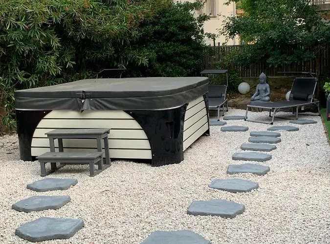 Les Dahlias 4 Personnes Jacuzzi Barbecue Jardin Arbore Climatise *