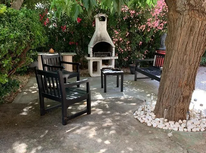 Les Dahlias 4 Personnes Jacuzzi Barbecue Jardin Arbore Climatise Агд